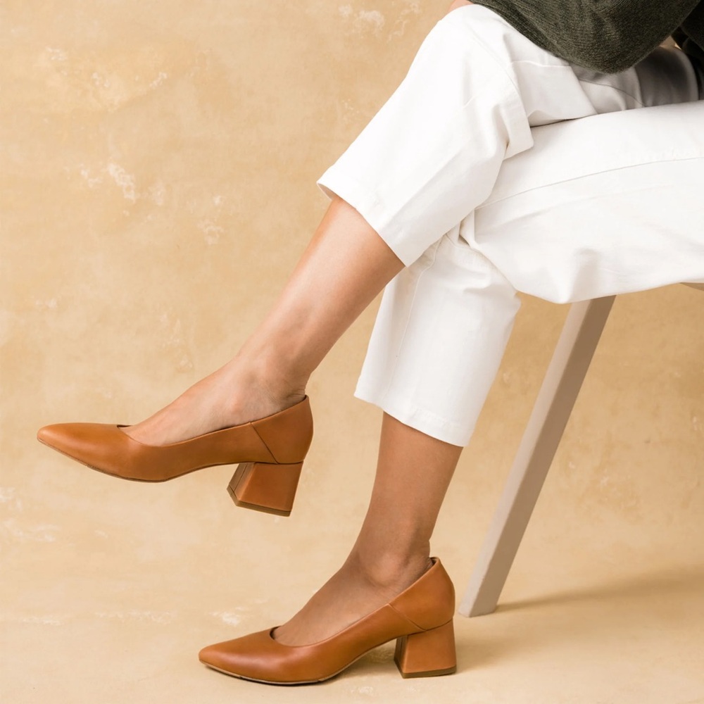 Nisolo Tan Block Heel Pumps - Picture 5 of 12